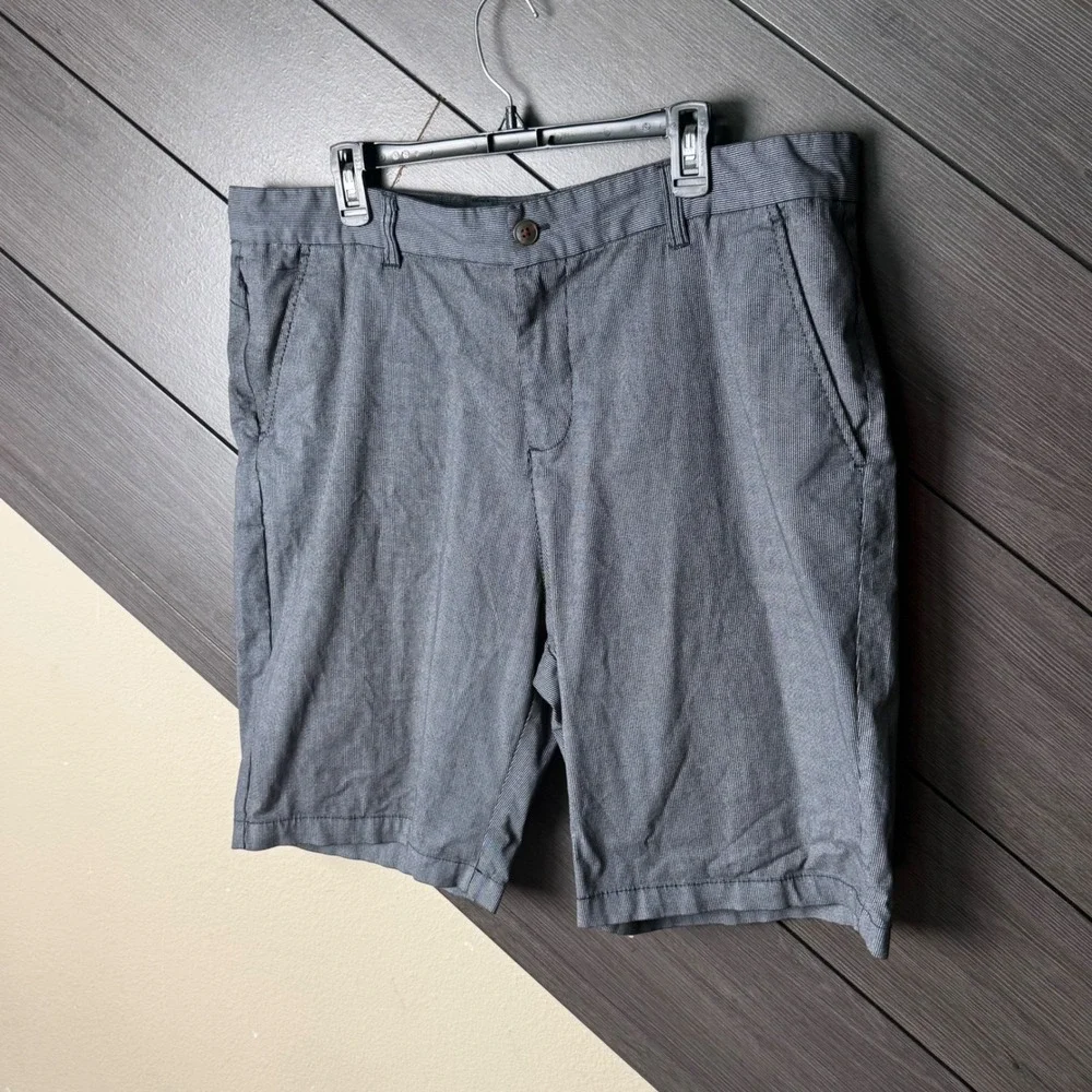 Hudson & Barrow Men's Chino Shorts Navy Pinstripe Stretch Size 40 NWOT